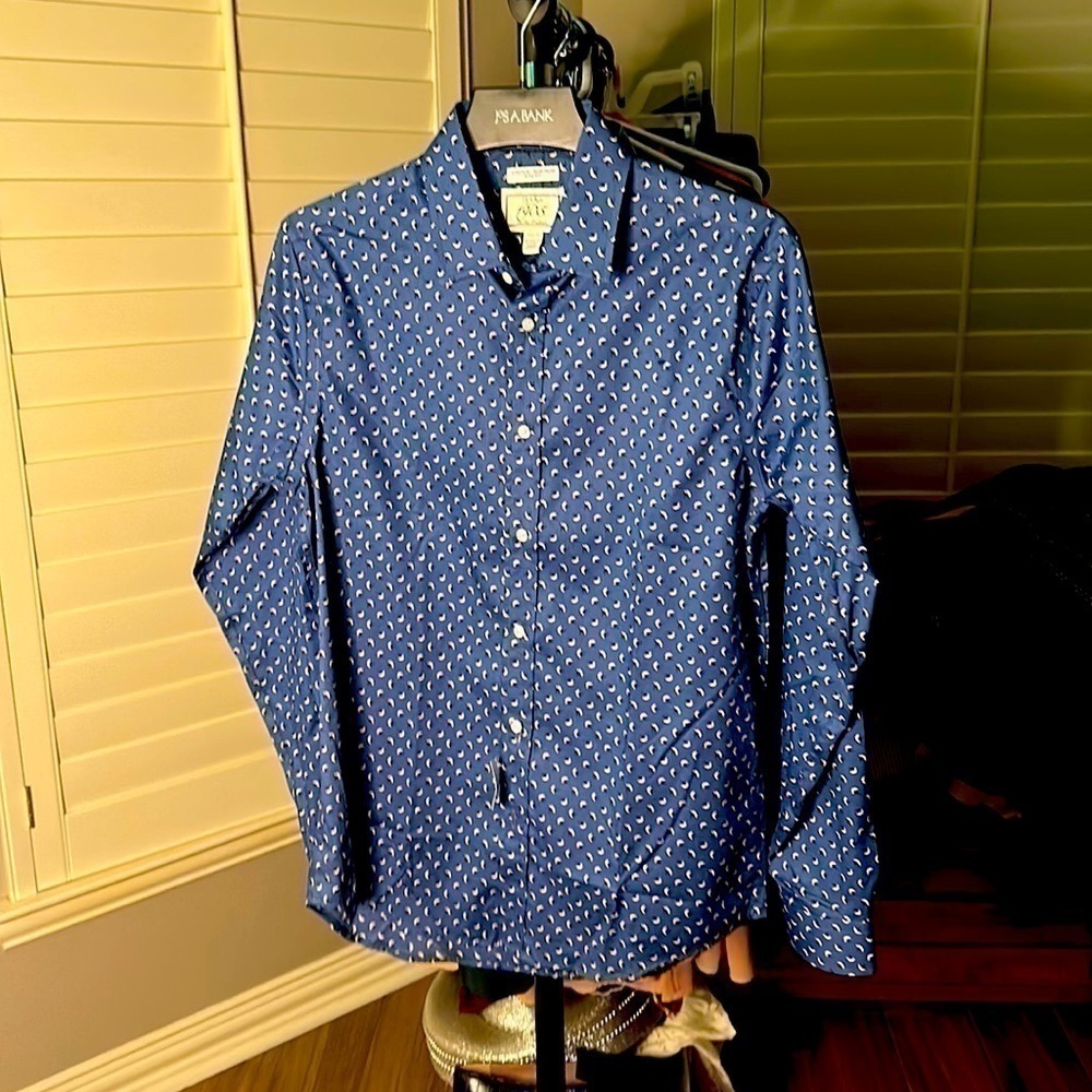 Jos A Bank 1905 Non-Iron Slim Fit Button Down
